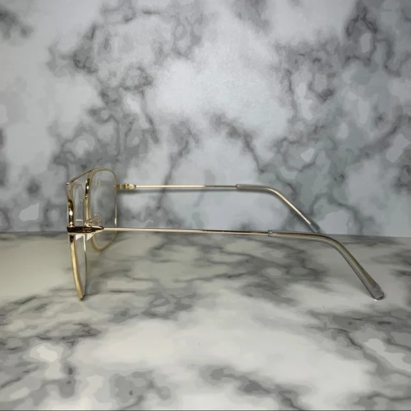 ๐ถ Oversized Gold Frame Glasses ๐ถ - Picture 4 of 12